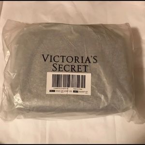 Victoria's Secret Bags - Victoria's Secret Laser Cut Jetsetter Travel Case Victoria's Secret Bags - Victoria's Secret Laser Cut Jetsetter Travel Case